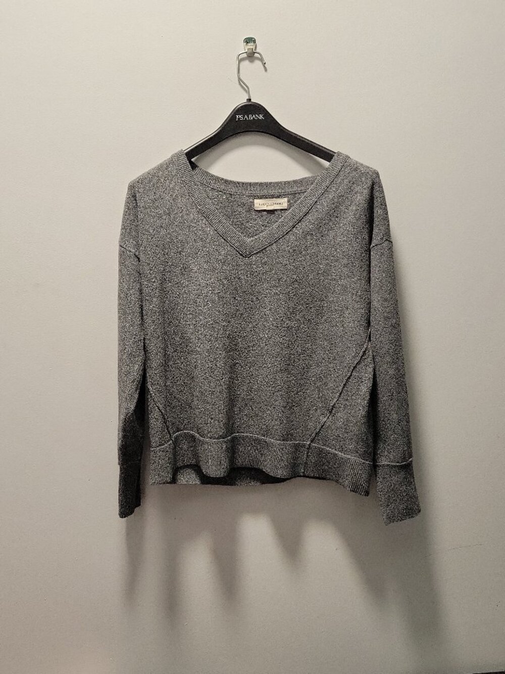 luckyscent v sweater shirt size small s - cozy, lounge,winter,fall,easy,comfort